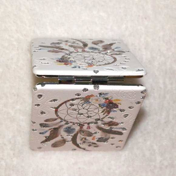 Compact Mirror Embellished Dreamcatcher Design NEW - Picture 4 of 8